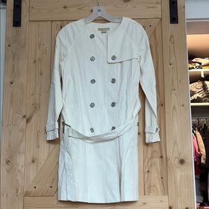 Michael Kors White Linen Trench Coat with Double-Breasted Design